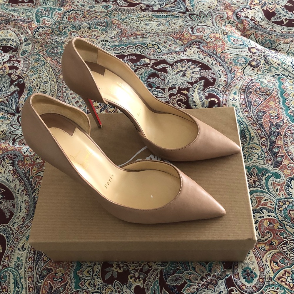 Christian Louboutin Nude Pumps